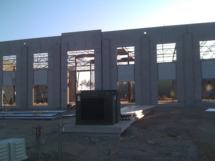 Medical office building with tilt-wall construction in Garland, TX